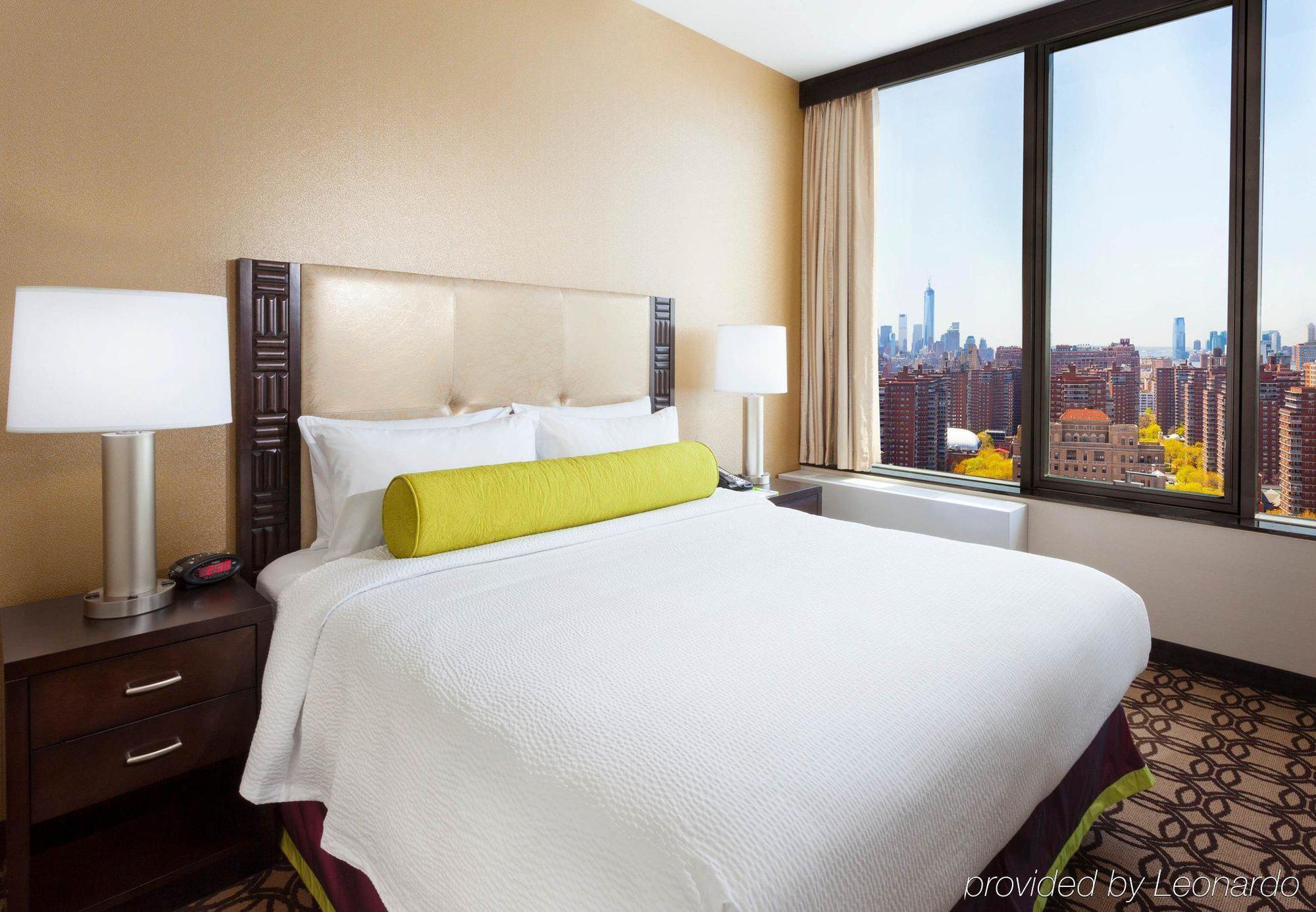 Fairfield Inn & Suites By Marriott New York Midtown Manhattan/Penn Station Exterior photo